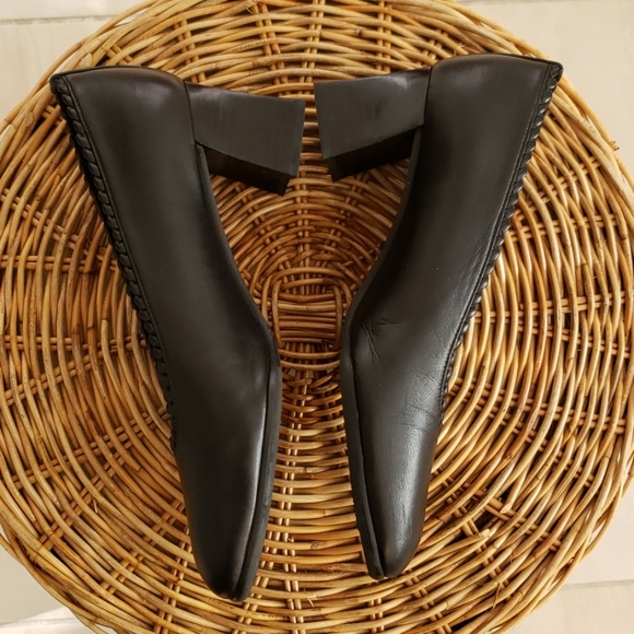 Stuart Weitzman Soft Black Leather Heels Size 6.5 - Picture 3 of 11